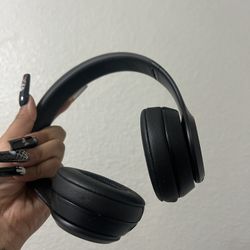 beats solo 3 wired or wireless (bluetooth)