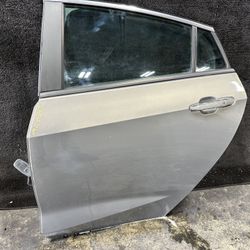 2016-2019 Chevrolet Volt LT OEM Rear Left Door Assembly 