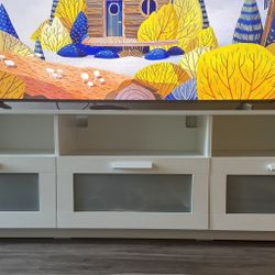Entertainment center