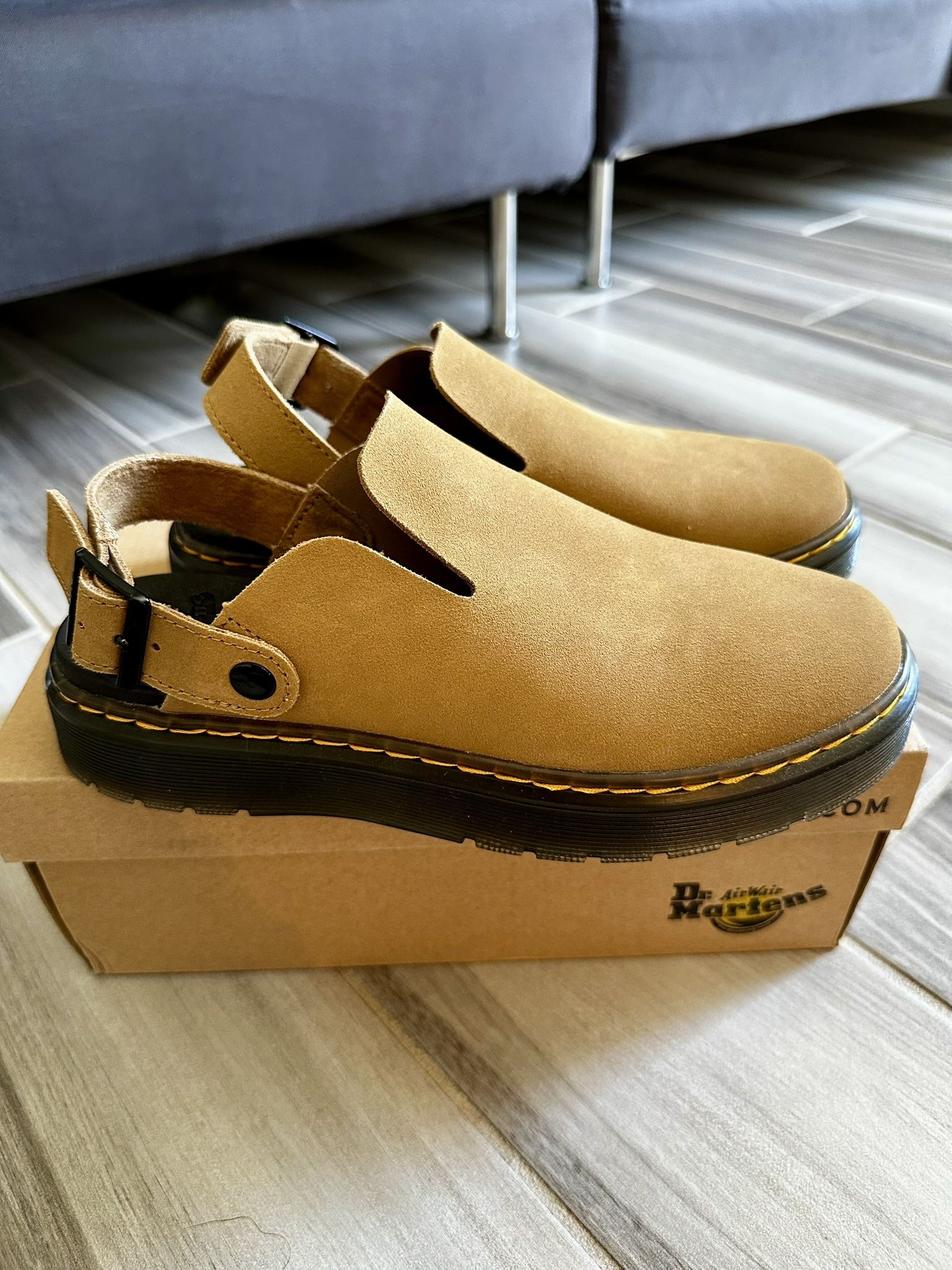 Women's Dr. Martens Carlson Suede Slingback Mule Sandals -Savannah Tan Suede - Size 7