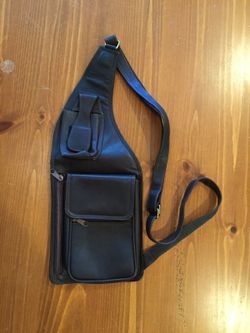 Leather shoulder bag