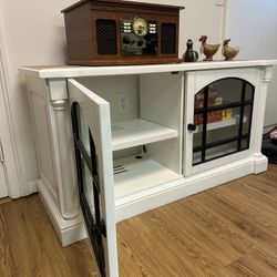 Entertainment center/storage cabinet