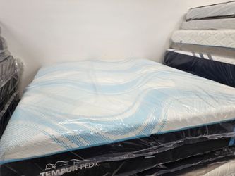 New Tempurpedic LuxBreeze soft California King mattress only special