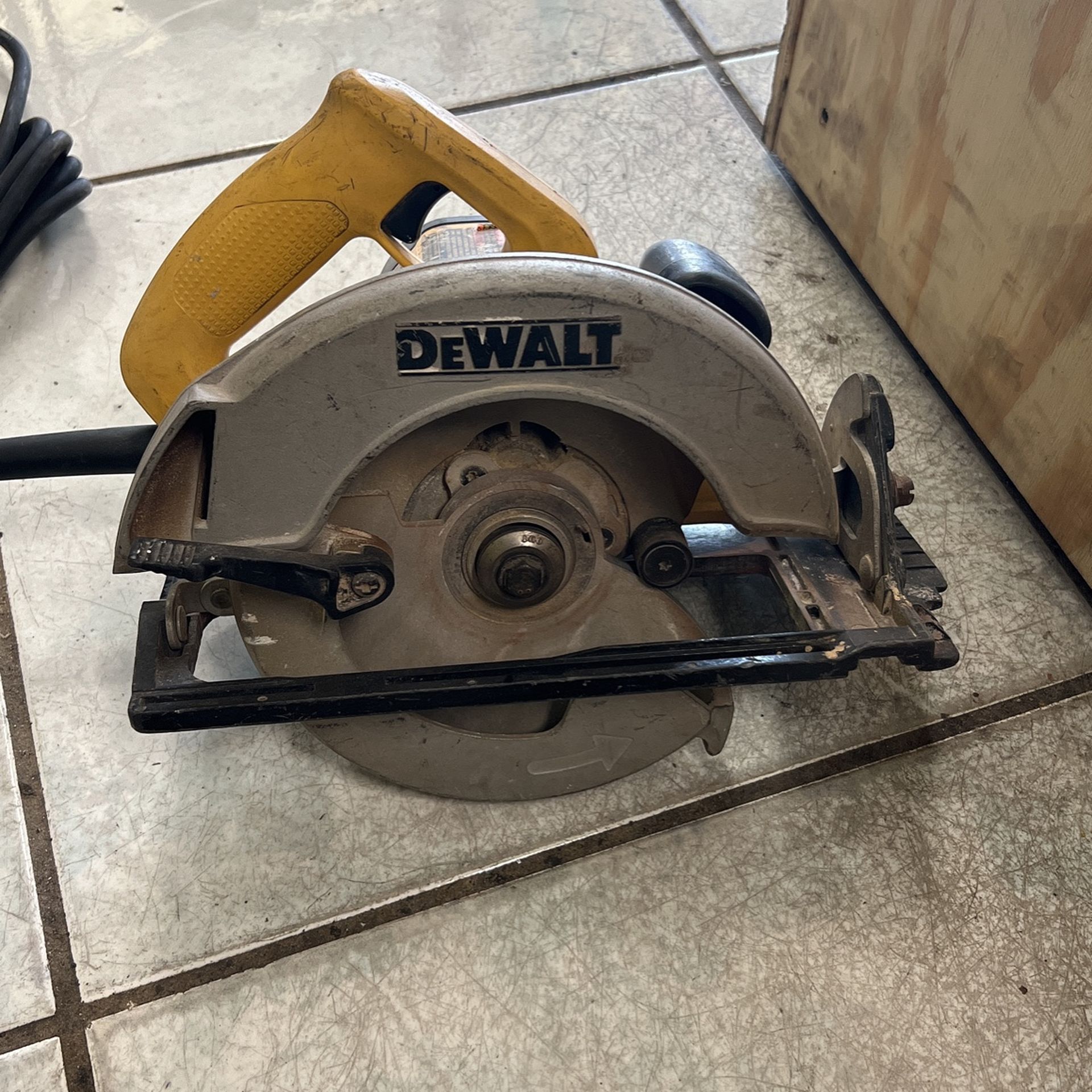Dewalt DW369 Circular Saw for Sale in Miramar FL OfferUp