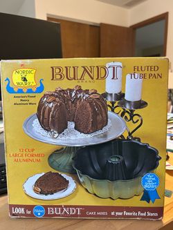 Vintage Nordic Ware Bundt Fluted Tube Pan 12 Cup