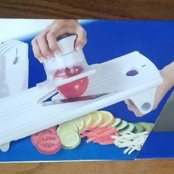 Fruit And Veggie Slicer