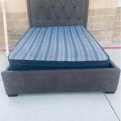 Full Bed.  Matress /box Spring 
