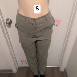 New Women’s Pants Size Small Still With Tags