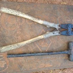 Small steel handle sledge hammer and squeeze squeeze own tool