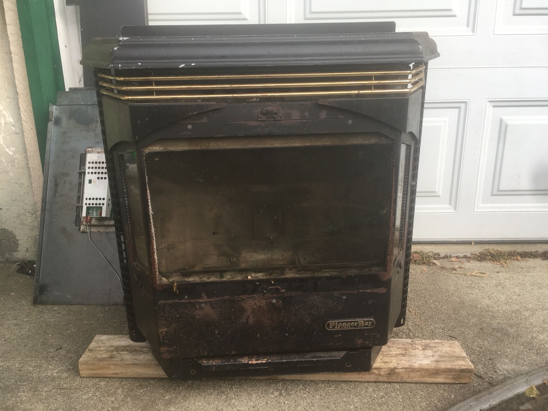 Pioneer Bay Pellet Stove (lopi) for Sale in Everett, WA OfferUp