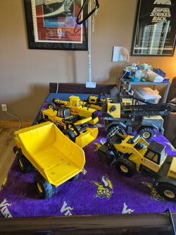 Metal Tonka Toys un used from the 80s $40 each  Very nice