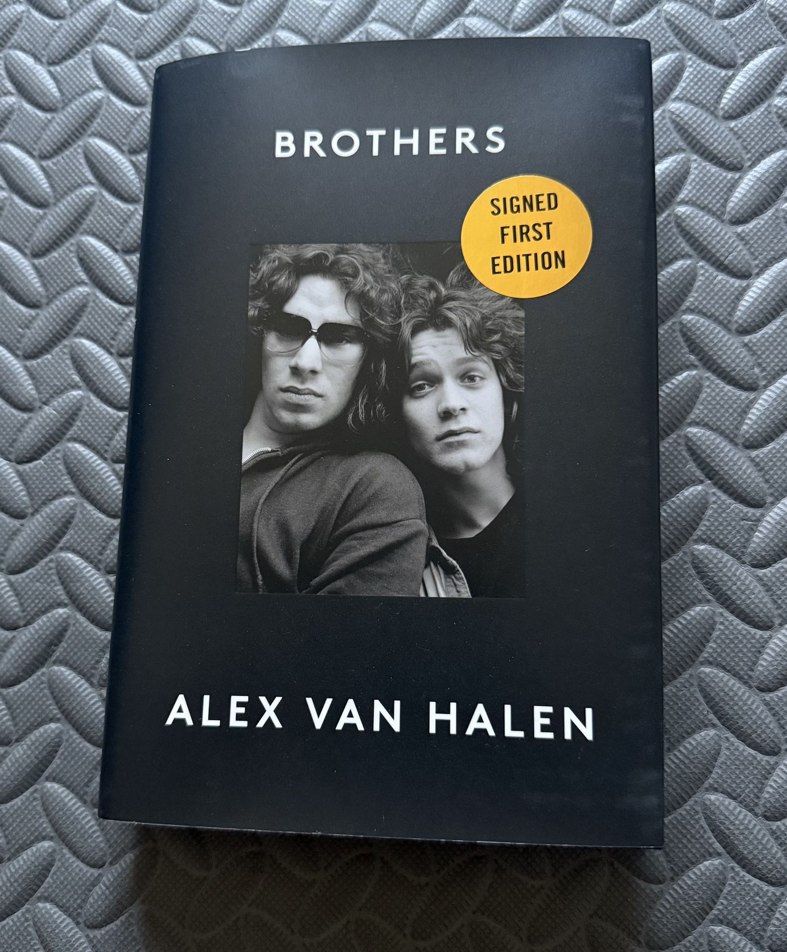 SIGNED Brothers Book Alex Van Halen 1st Edition Hardcover BEAUTIFUL SIGNATURE!