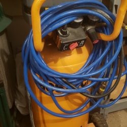 Bostitch 15Gal 1.6hp Air Compressor