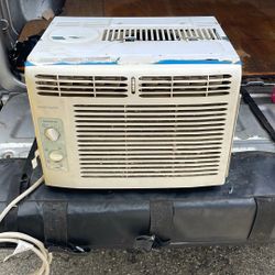 Frigidaire 5,000 BTU Air Conditioner 