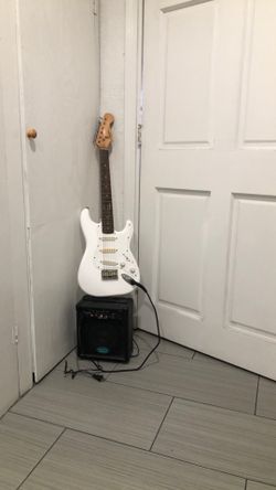 Fender squier guitar electric & amp.