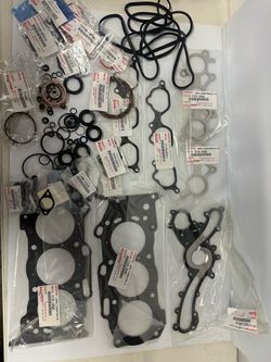 Gasket Kit, Engine Overhaul - TOYOTA part: 04111-0P064