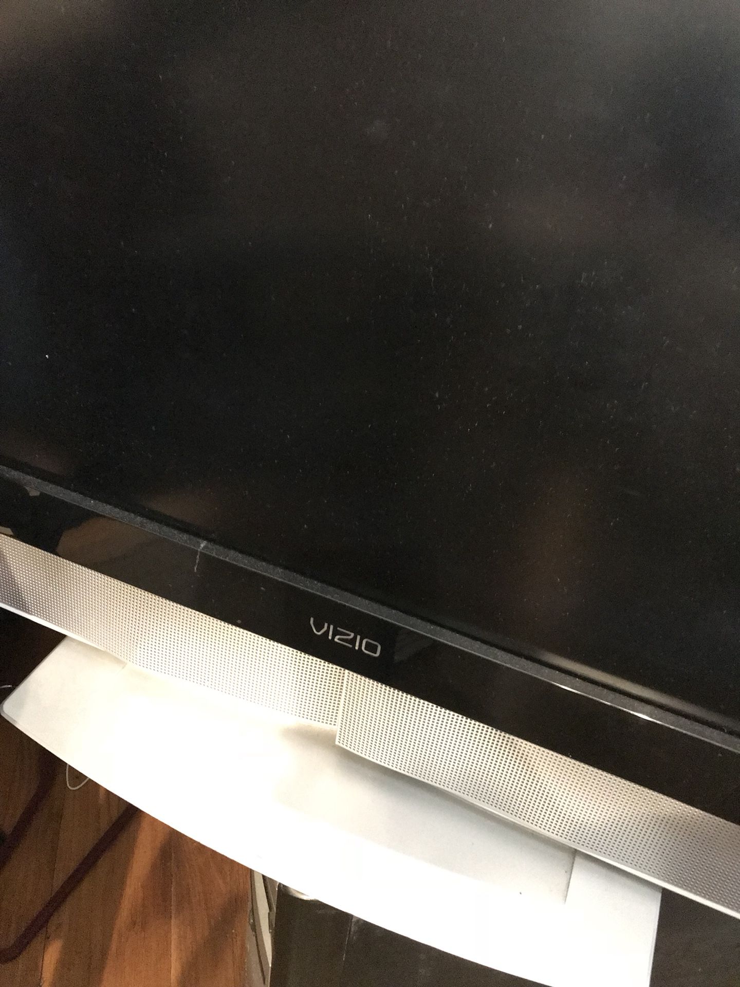 Vizio 32” HD LCD TV