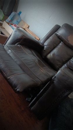 Genuine Leather Recliner W/ USB Port 