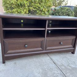 Modern Media TV Stand Furniture Good Condition 