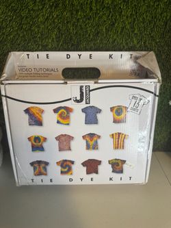 Tie-dye kit, brand new in box