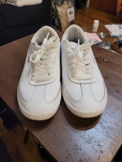 White PUMA classic