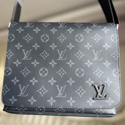 LOUIS VUITTON  Messenger Men’s Bag 
