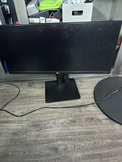 CyberpowerPC PC C-Series GAMING PCwith 32” curved monitor