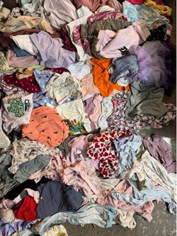 6-18 months random clothes (Please see description)