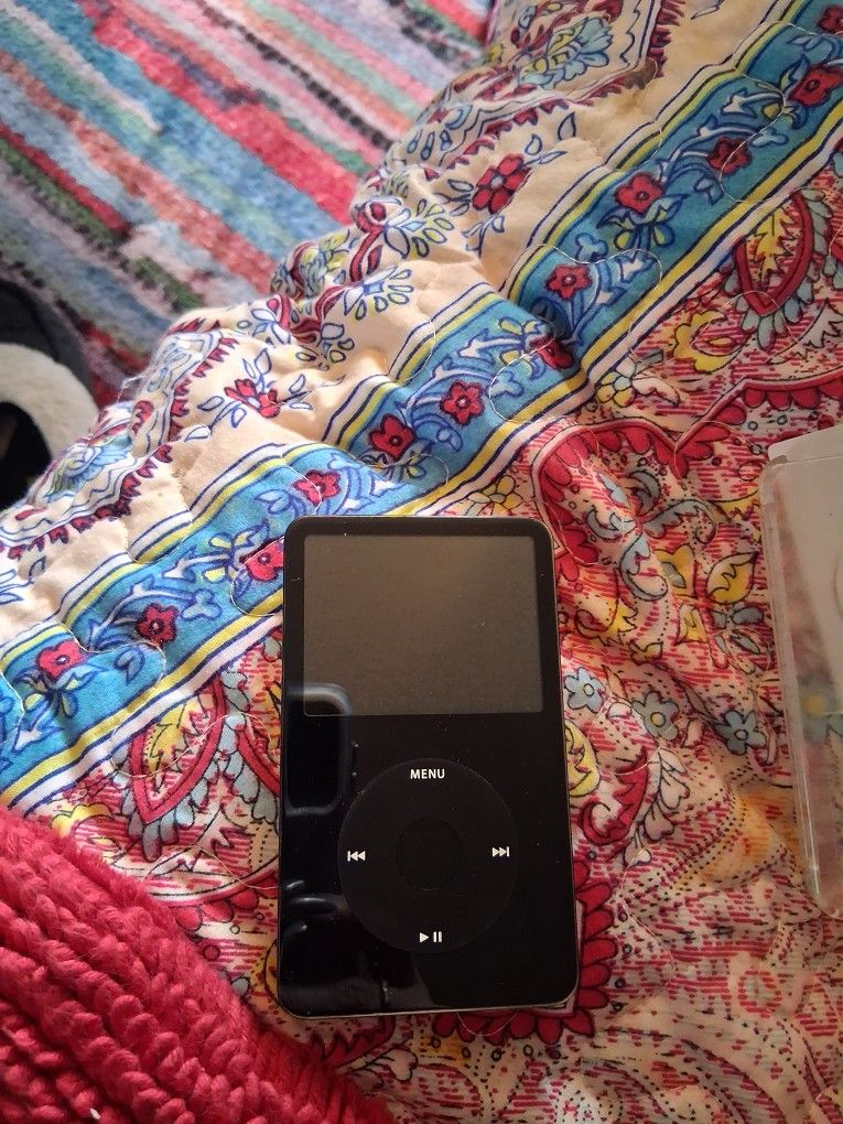 Ipod 5th Generation Never Used 30mb