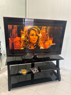 50" Samsung Full HD 1080p Plasma TV + Sleek Black Glass TV Stand Bundle!