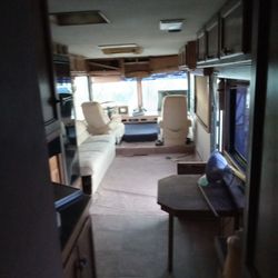 1989 Motor Home  30 Ft.Not Runing Just To Live In 