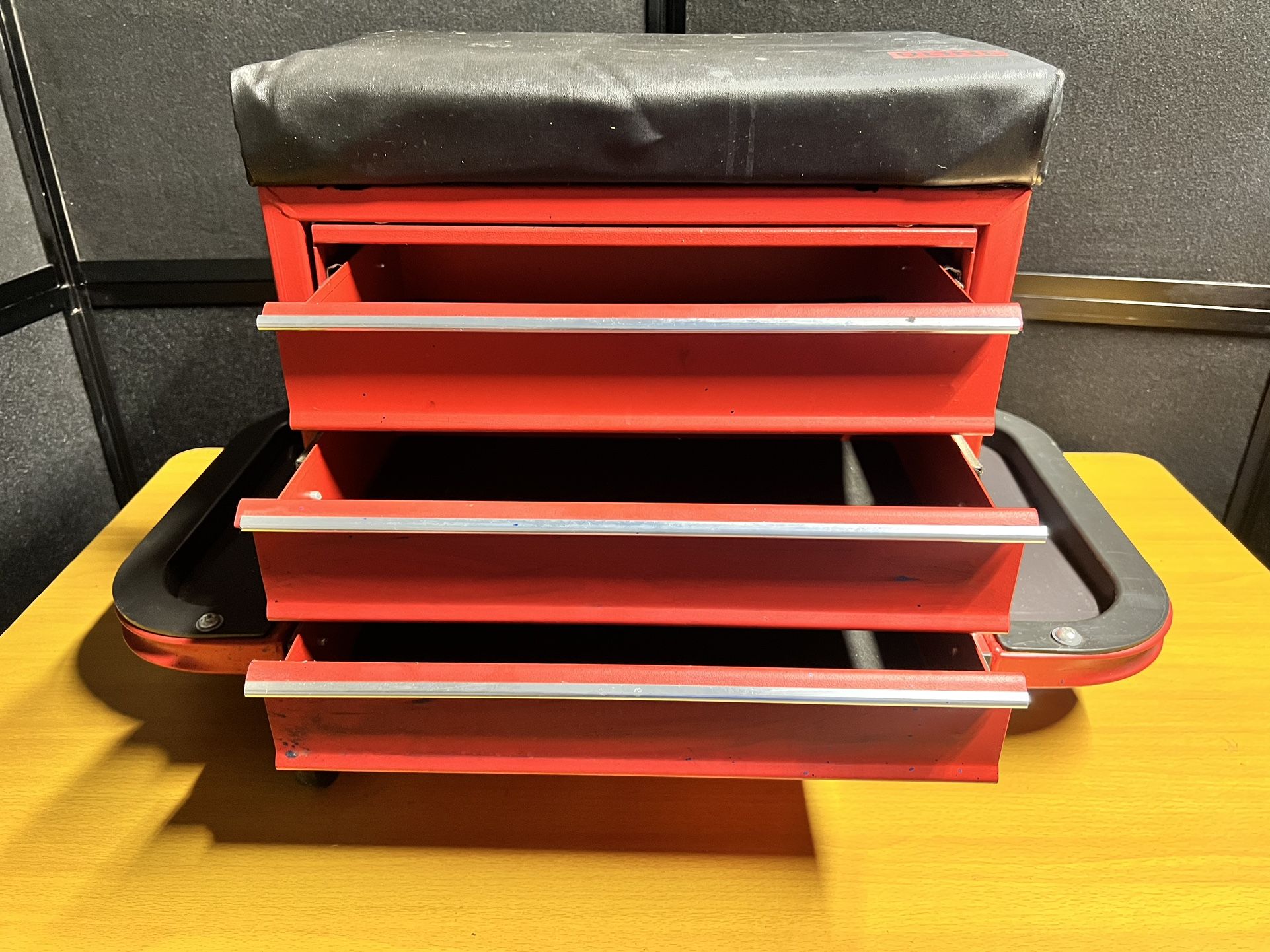 Rolling Stool Toolbox With Folding Shelves