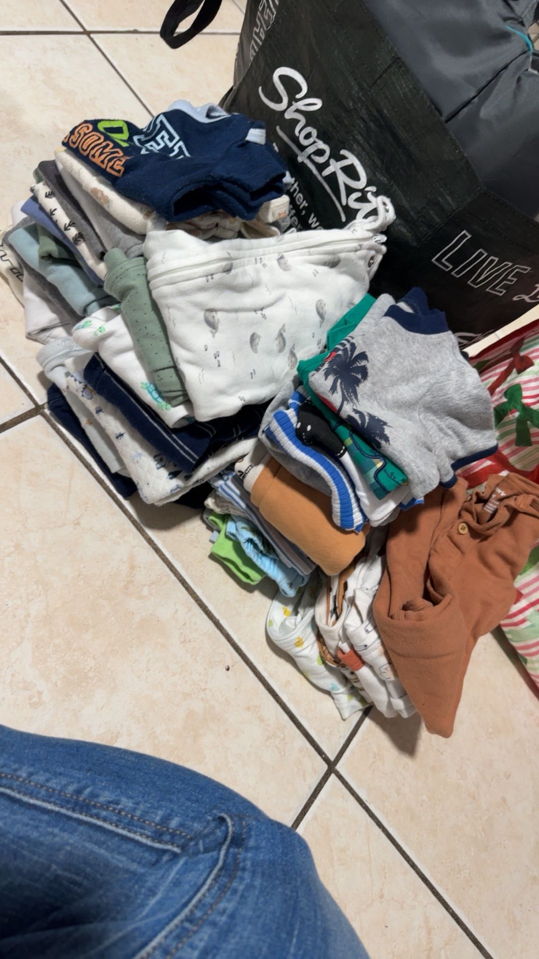 Gently Used Infant Items Size Newborn-3 Months