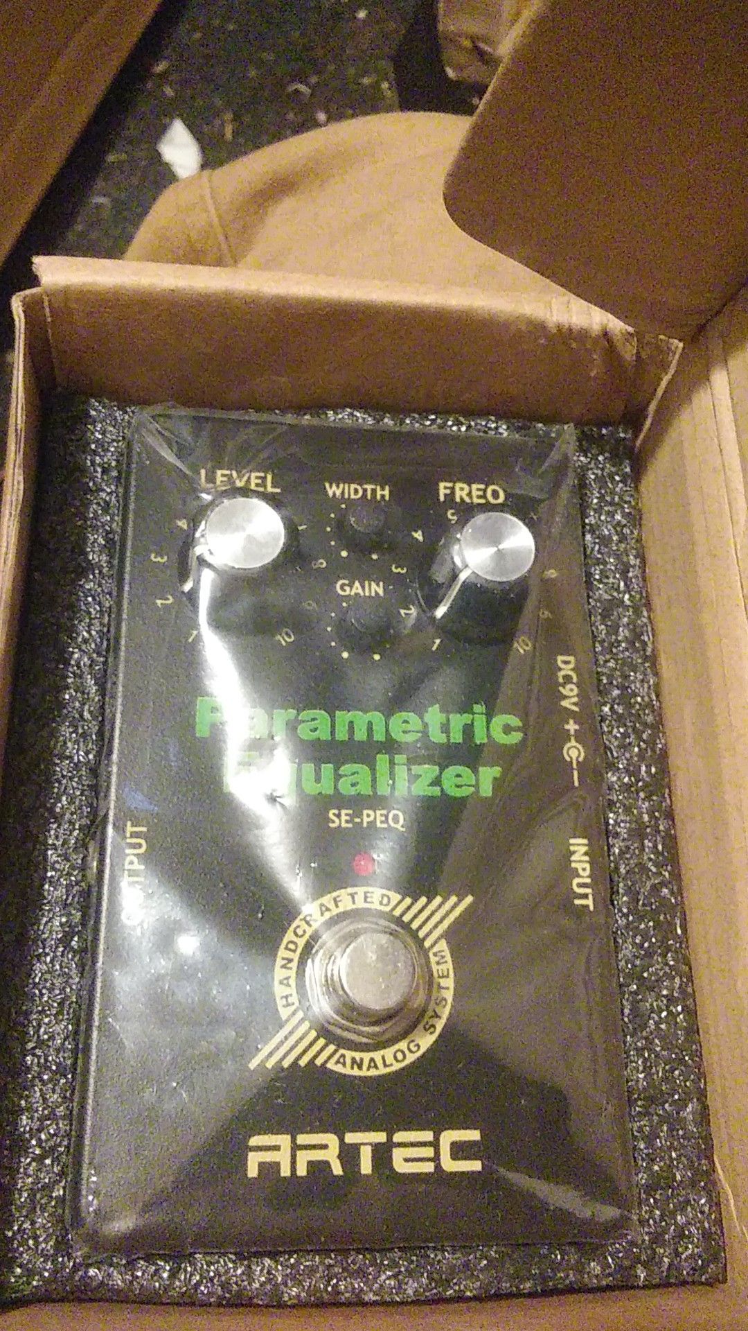 [FX PEDALS] ARTEC PARAMETRIC EQUALIZER! BRAND NEW! OPERATES IN MID Q FIELDS, PERFECT FOR GUITAR!