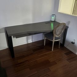 Office Desk With Chair 