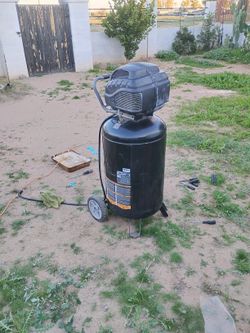 Compressor Husky 33 Gal.$190