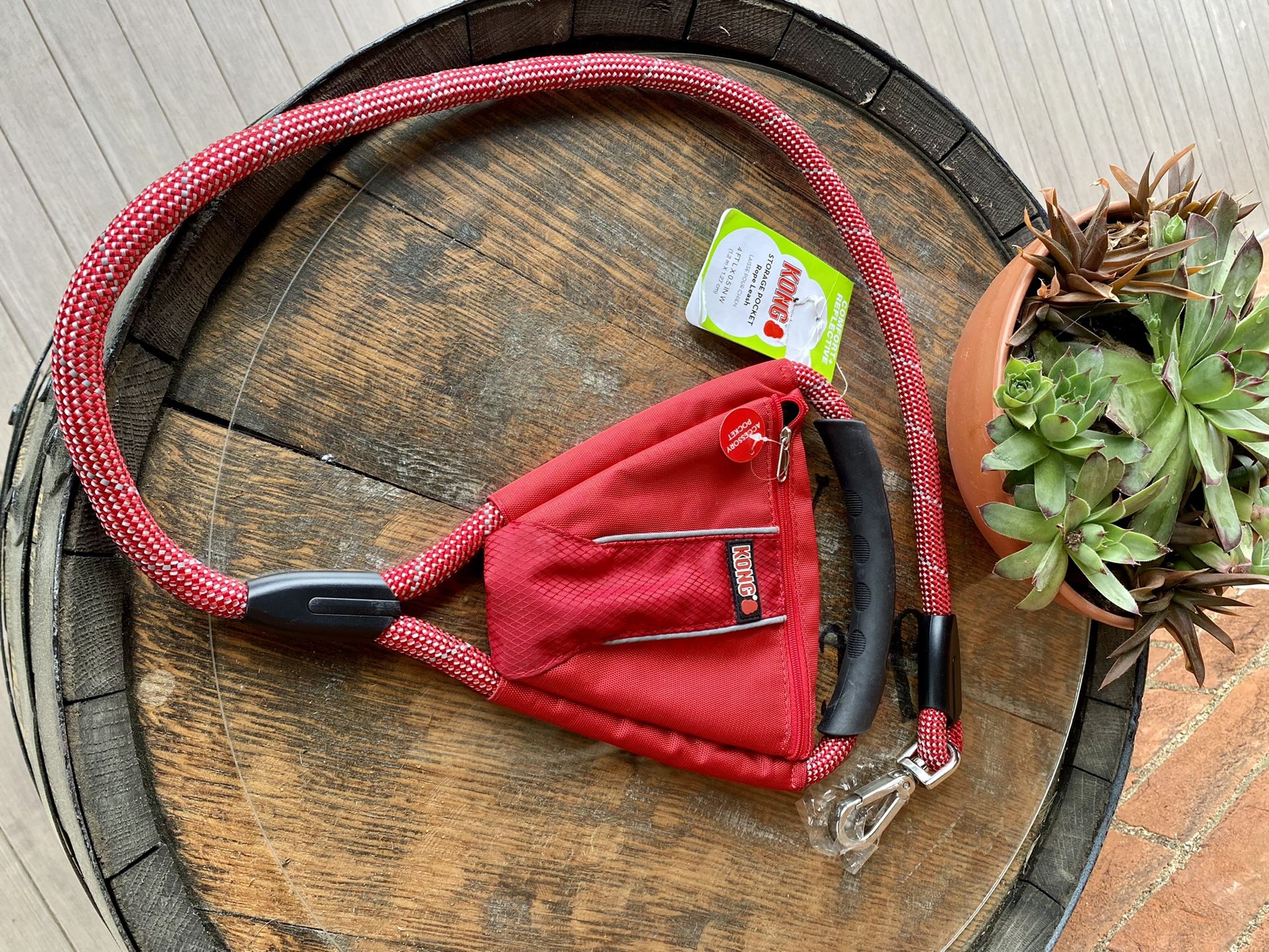 Kong storage pocket rope leash discount