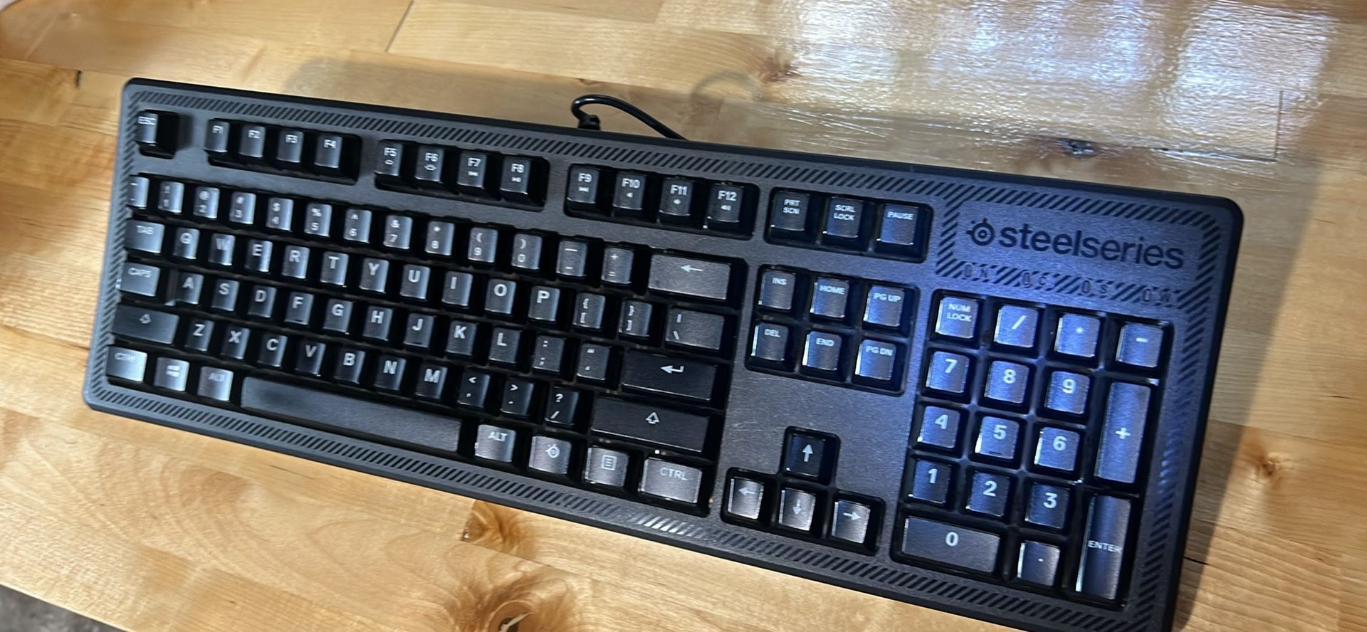 ๐ฅ๏ธ SteelSeries Apex 100 Gaming Keyboard โ Blue LED โ Great Condition!