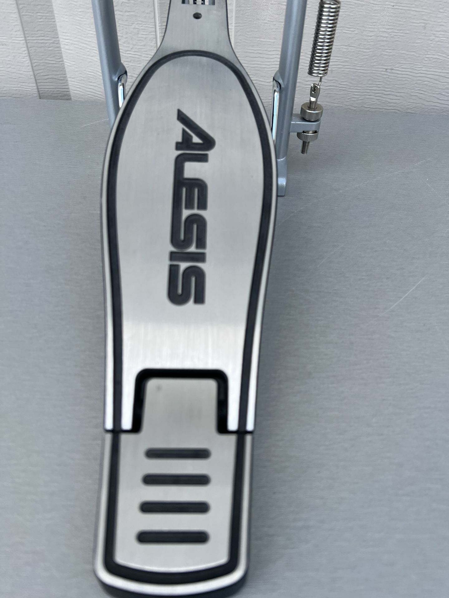 Alesis KP1 Chain Drive Kick Pedal New Open Box Free Shipping!. New without retail packaging and may have very minimal cosmetic blemishes from handling