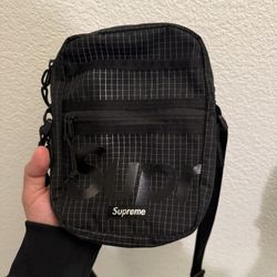 Supreme Shoulder Bag 