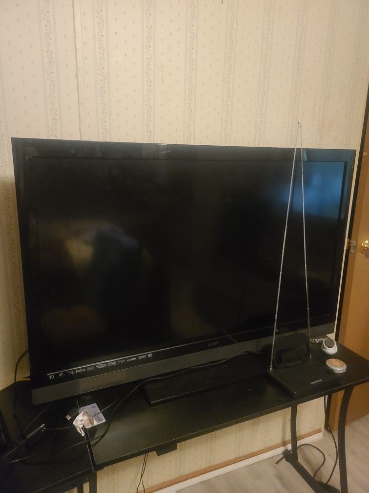 Vizio 47" Flatscreen Smart-TV For Sale...