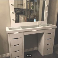 Vanity Desk With Mirror 