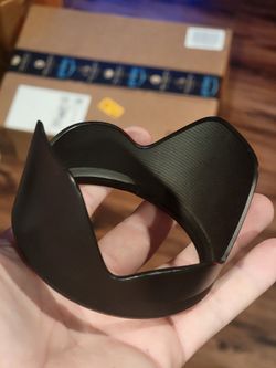 Sigma 18-35 Lens Hood