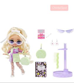 New LOL Surprise Tweens Series 2 Fashion Doll Goldie Twist with 15 Surprises Thumbnail