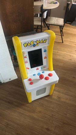 PAC MAN ARCADE MACHINE