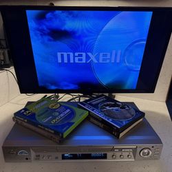 Sony DVD / CD Player - With Remote - Works