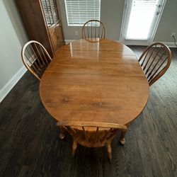 Ethan Allen Solid Maple Table And Chairs 