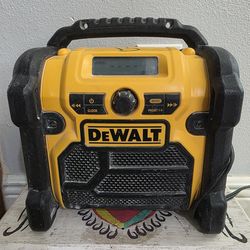DEWALT Compact Worksite Radio
