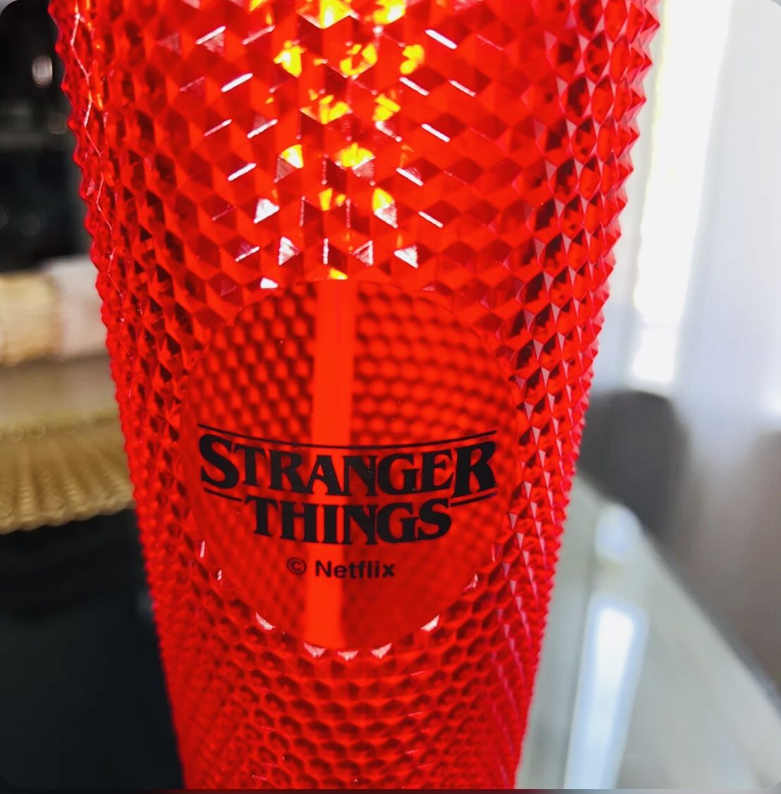 Collectible ©️Netflix❤️🚲🌌”STRANGER THINGS ”🌌🚲❤️Cold cup with straw topper