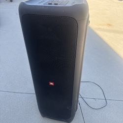 JBL PartyBox 310 – Bluetooth Party Speaker – Loud Bass – Portable